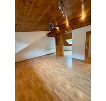 Helle 2-Zimmer-Dachgeschosswohnung in Hofheim-Lorsbach - Hofheim am Taunus