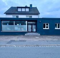 Gewerbe in TOP-Lage – Schaufenster + 5 Parkplätze - Zirndorf