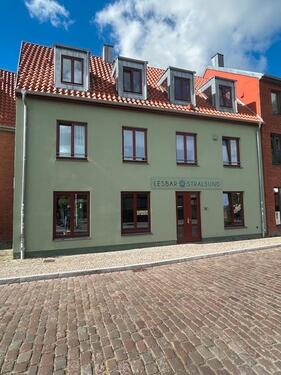 Foto - Interessante Gewerbeeinheit, ehemaliger Café-Barbetrieb, in der Hansestadt Stralsund in der unmittelbaren Hafennähe zu vermieten. Anderweitige Nutzung möglich.
