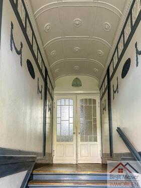 Foto - *** Wohnen mit Charakter - großzügige 4-Zimmer-Wohnung im herrschaftlichen Altbau * Veranda, Kamin, Gäste-Bad ***