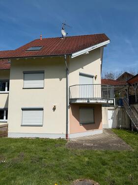 Foto - 73 Zimmer Doppelhaushälfte in Steinwenden