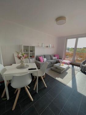 Foto - Helle 3-Raumwohnung in der Südstadt Neubrandenburg - WG- geeignet