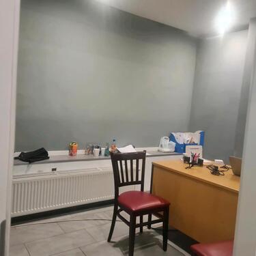 Foto - Klein Büro Fingernagel Nagel Studio Platz zu Vermieten