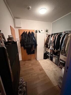 Foto - Nachmieter für 1-Raum-Wohnung ab 01.06.2026 (teilweise möbliert)