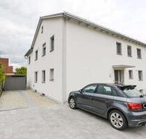 Großzügie, lichtdurchflutete EG Wohnung in Dreifamilienhaus - Ingolstadt Südost