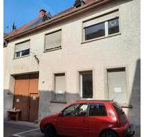 Haus mit Scheune in renovierungsbedürftigem Zustand - Ober-Olm