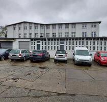 Halle mit Büro im EG mit Freifläche zu vermieten - Berlin Neukölln