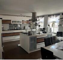 Haus zu verkaufen - 420.000,00&nbsp;EUR Kaufpreis, ca.&nbsp; 140,00&nbsp;m&sup2; in Pegau (PLZ: 04523)