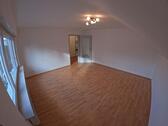 Foto - Provisionsfrei: Renovierte 2-Zi Dachgeschosswohnung