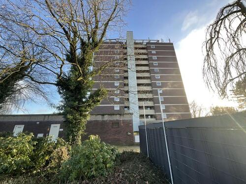 Foto - Renovierte 3-ZKB-Wohnung im Hochhaus im Europaviertel zu vermieten!