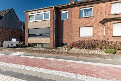 Foto - Frisch renovierte Doppelhaushälfte mit Garten & Terrasse in Kleve-Kellen – 4 Zimmer, ca. 100 m²