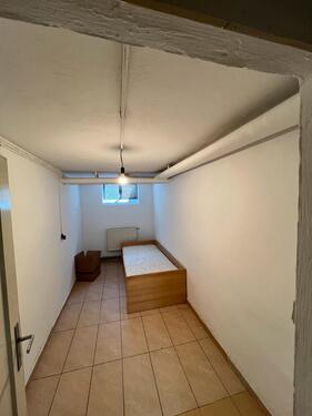 Foto - Souterrain Wohnung - 550,00 EUR Kaltmiete, ca.  58,00 m²