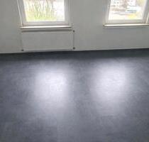 Haus privat zu verkaufen – 2 Apartments, zentrale Lage, teilrenov - Hellenthal