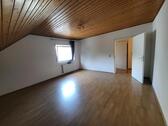 Foto - Dachgeschoßwohnung in Steinwenden zur Miete
