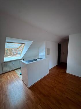 Foto - DG-WOHNUNG MIT KÜCHE ZU VERMIETEN