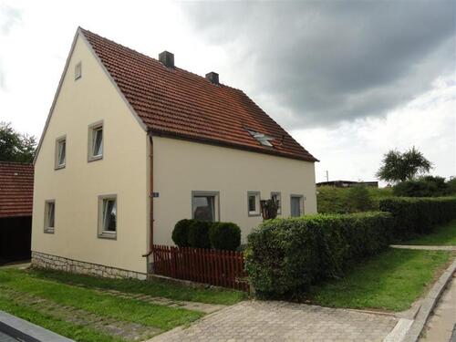 Foto - Einfamilienhaus mit Wiese - 250.000,00&nbsp;EUR Kaufpreis, ca.&nbsp; 108,00&nbsp;m&sup2;