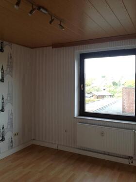 Foto - Attraktive 3,5-Zimmer-Wohnung im 1. OG in Moers-Repelen