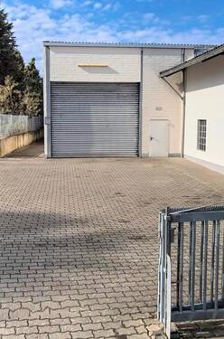 Foto - PKW-Stellplätze in geschlossener Halle in Brachelen