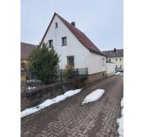 Einfamilienhaus mit Garten und großer Garage in Rottenbauer! - Würzburg Heuchelhof