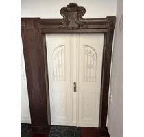 Historische Holztür mit Rahmen und Glasfüllung - Leipzig Ost