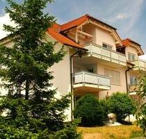 Sonnige ruhige großzüg. 3-Zi.-Komfortwhg, 2. Stock, Balkon, EBK - Lautertal