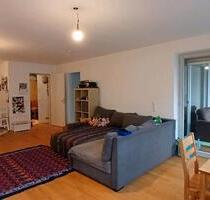 Ruhige 1,5-Zimmer-Wohnung mit Balkon, möbliert, TG-Stellplatz - Ravensburg