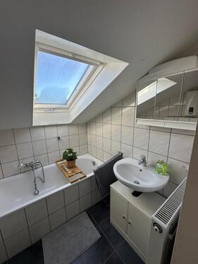 Foto - DG Wohnung zu vermieten - 550,00&nbsp;EUR Kaltmiete, ca.&nbsp; 60,00&nbsp;m&sup2;