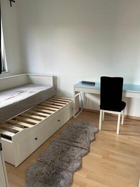 Foto - Möbliertes WG-Zimmer am Innsbrucker Ring (U2)