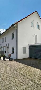 Foto - Sehr schöne DHH in Worzeldorf sehr ruhige Lage