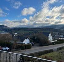 Helle 3-Zimmer-Dachgeschoss-Wohnung mit Blick über Schmallenberg