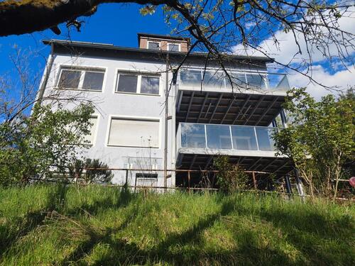 Foto - Geräumiges Zweifamilienhaus in Esslingen am Neckar (Baujahr 1954)