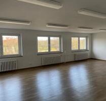 Büro mit Einrichtung sofort verfügbar Ca. 18 m² Schkopau