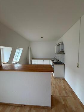 Foto - 3 Zimmer Dachgeschloss Wohnung - 850,00&nbsp;EUR Kaltmiete, ca.&nbsp; 105,00&nbsp;m&sup2;