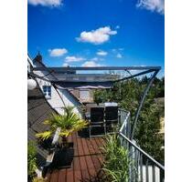 Zentrale 2 Zimmer-Wohnung mit Dachterrasse & 2 Stellplätzen - Bergisch Gladbach Alt-Frankenforst