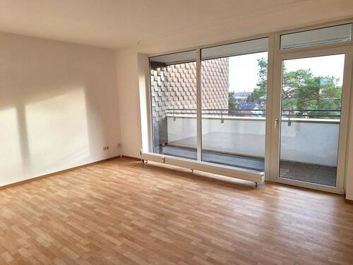 Foto - Erstbezug nach Renovierung - helle 3-Zimmer-Wohnung mit 2 Balkonen in Erlangen