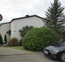 Modernisiertes Reiheneckhaus in ruhiger Halbhöhenlage - Neckartenzlingen