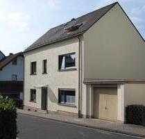 Höhr-Grenzhausen EG 2ZKB, PKW-Stellplatz, Balkon, Garten, Keller