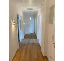 frisch sanierte 2-Zimmer-Wohnung mit Stuck und Balkon - Hagen