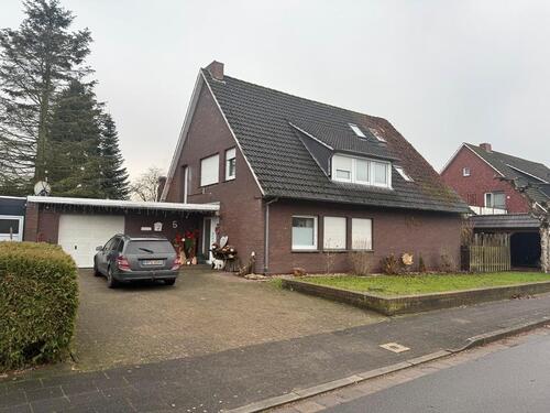 Foto - Großes Zweifamilienhaus von Privat