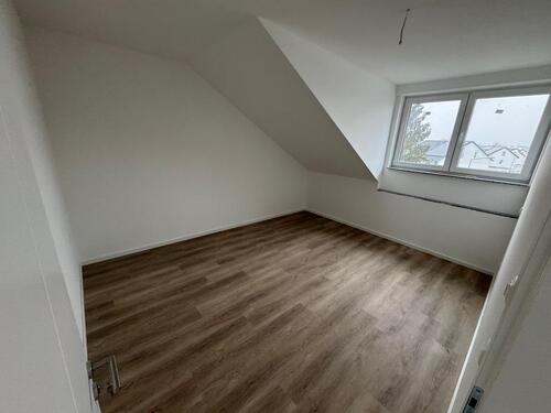 Foto - Dachgeschoßwohnung in Hockenheim zur Miete