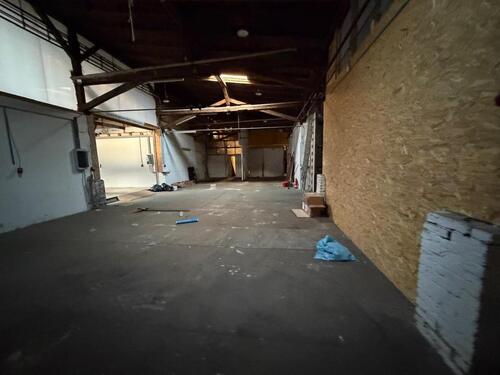 Foto - Halle Werkstatt Lager 350qm - 2.800,00&nbsp;EUR Kaltmiete, ca.&nbsp; 350,00&nbsp;m&sup2;