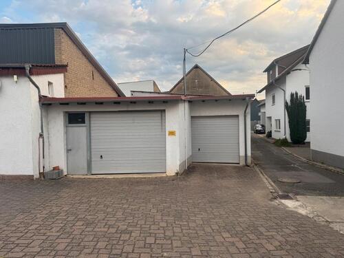 Foto - Garage in Genheim zu vermieten 182 qm + zusätzl. Speicher