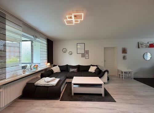 Foto - Modernisierte 3-Zimmer-Wohnung mit Süd-Balkon & Stellplatz