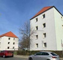 Frisch renovierte 3 Zimmer Wohnung in sanierter, ruhiger Wohnanlage mit Einbauküche - Dessau-Roßlau