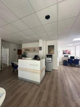 Foto - Gewerbeeinheit: Nachmieter für moderne Bürofläche in Heide