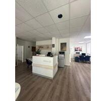 Gewerbeeinheit: Nachmieter für moderne Bürofläche in Heide