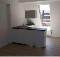 Offen gestaltete 3-Zimmer Dachgeschosswohnung unweit der B76 - Kiel Gaarden-Ost