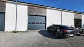 Foto - Gewerbehalle mit Bürofläche und Parkfläche zu vermieten