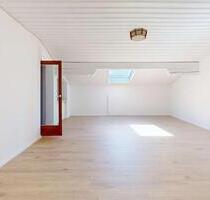 Teilsanierte Dachgeschosswohnung mit 108 m² und Südbalkon - Schongau
