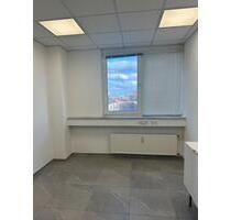 Ich biete ab sofort ein Kosmetikraum zur Weitervermittlung - München Berg am Laim